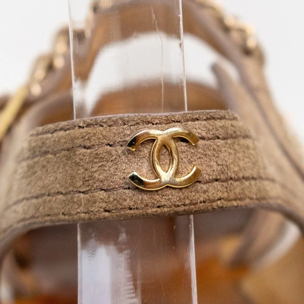 Chanel Gladiiator Taupe Suede‎ Chain-Trim Flat Sandals – Size 37.5 /US 7.5